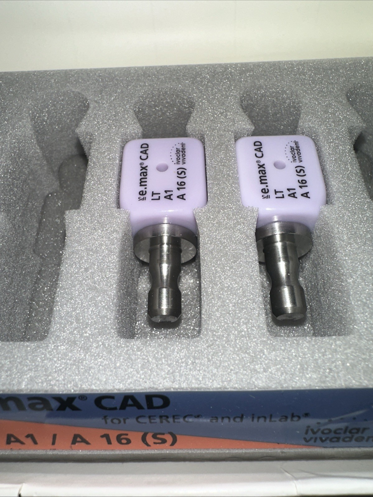 Cerec Ivoclar Emax IMPLANT LT A1 A16 (S) Screw Retained (1 Block)