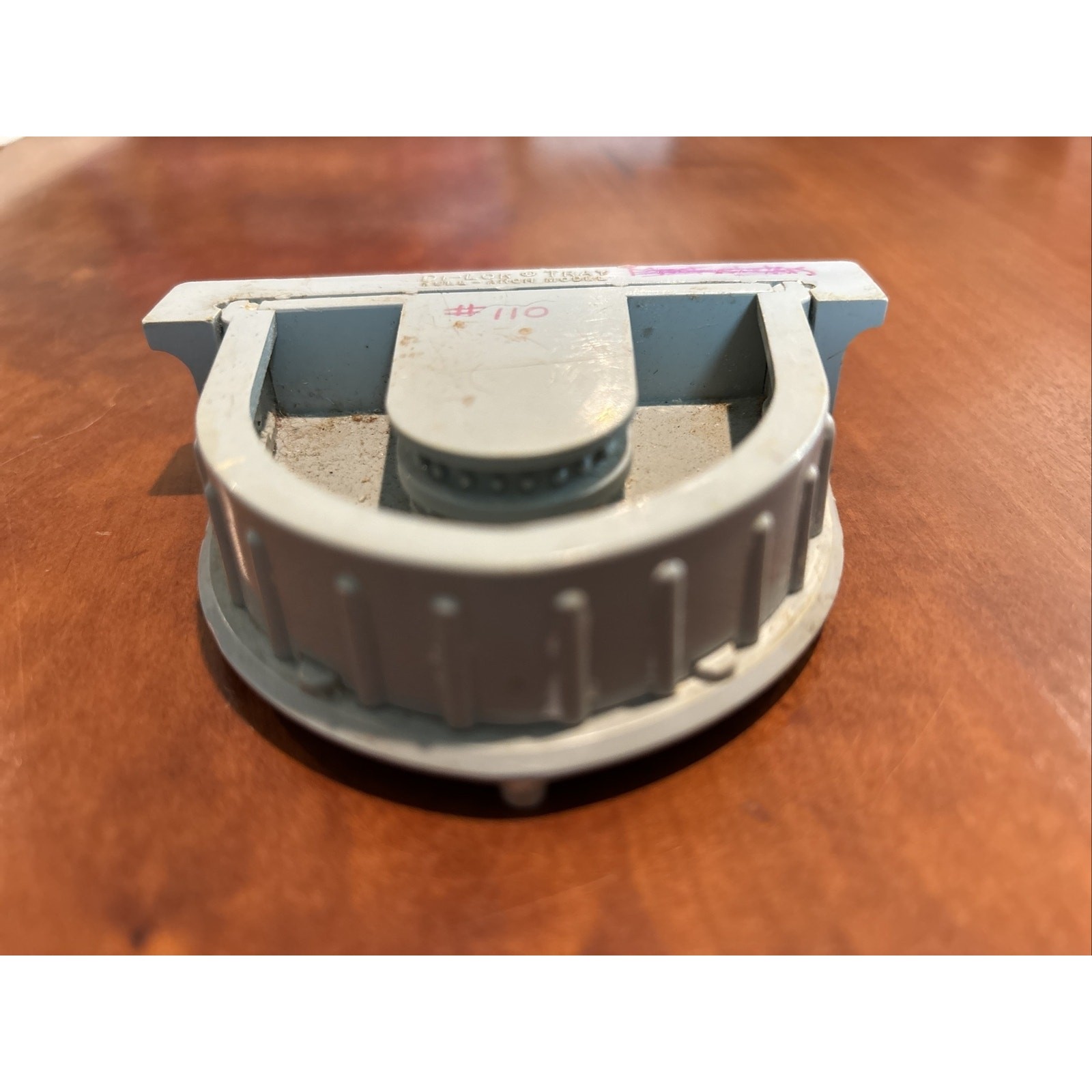 1 FULL ARCH SURGIDENT LTD DI-LOK MODEL DIE CAST TRAY. WORKS
