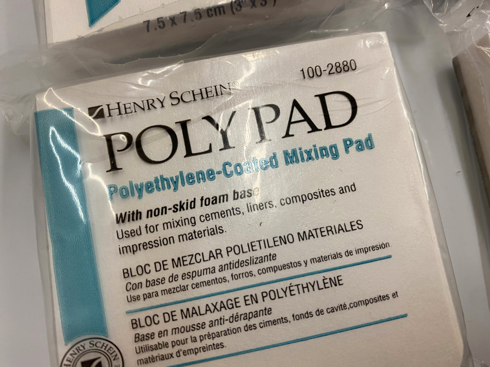 Lot (600/6Pads) Henry Schein 100-2880 Poly Pad 7.5cm X 7.5cm Mixing Pads