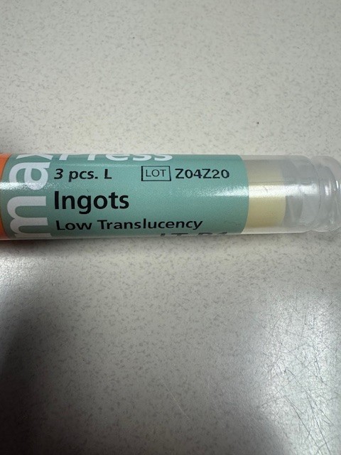 Ivoclar IPS emax Press Ingots LT L/3 pcs (new, opened)