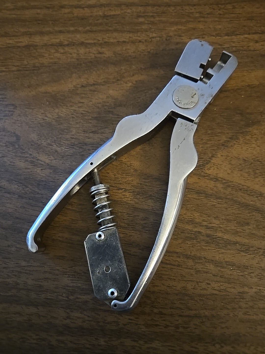 Travenol Medication Hand Sealer Surgical Steel Cap Sealing Pliers 6 3/4″