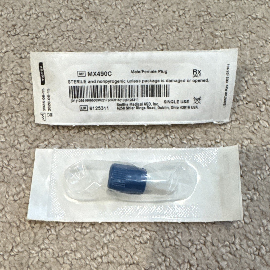 Smiths Medical MX490C Sterile Single Use Male/Female Plug, Medex, Luer Lock Cap.