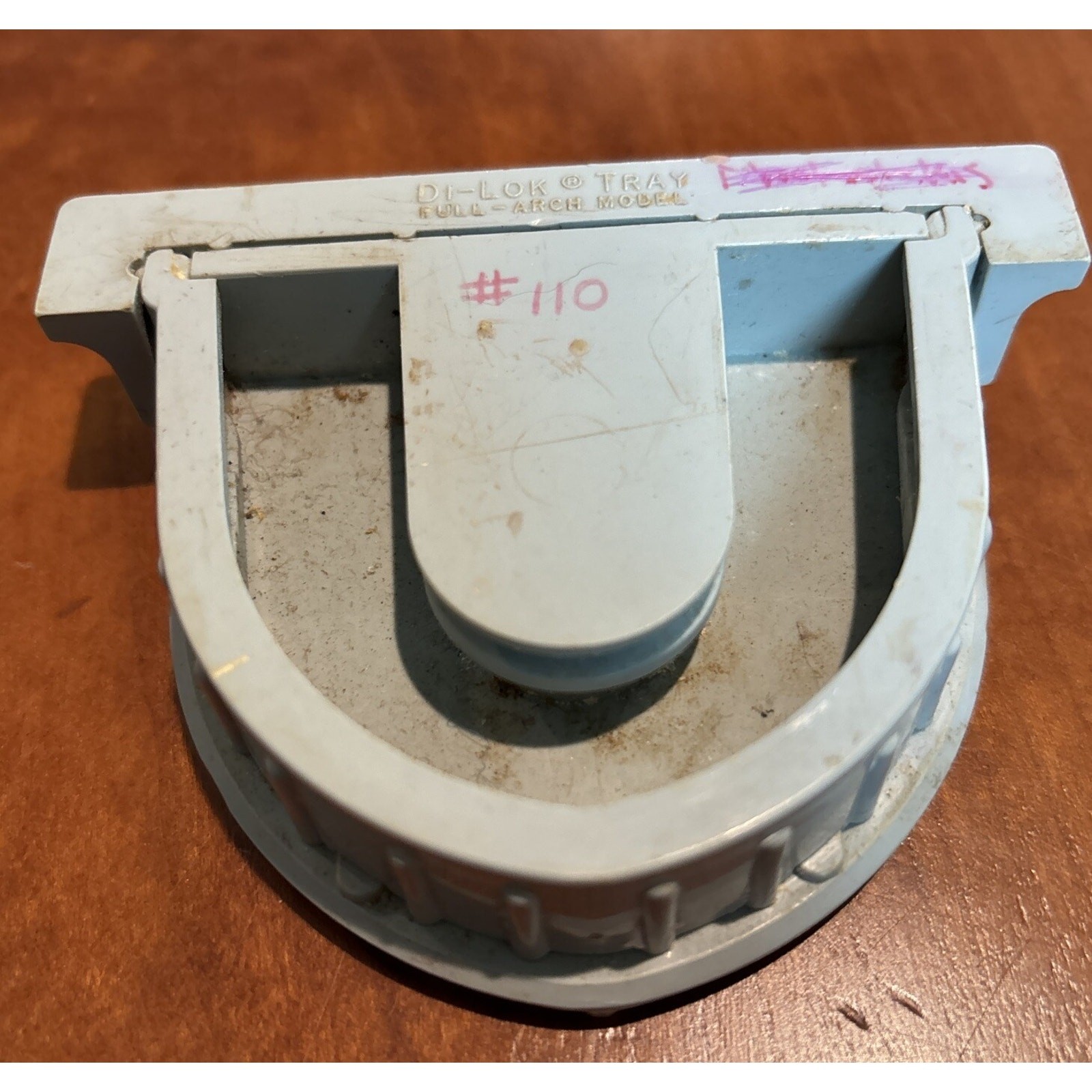 1 FULL ARCH SURGIDENT LTD DI-LOK MODEL DIE CAST TRAY. WORKS
