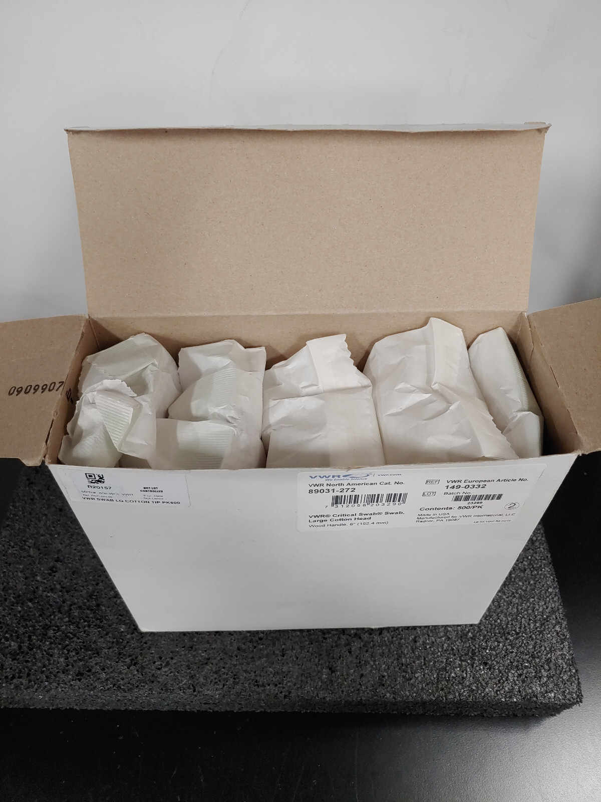 500 Box VWR 149-0332 Large Cotton Head Critical Swab
