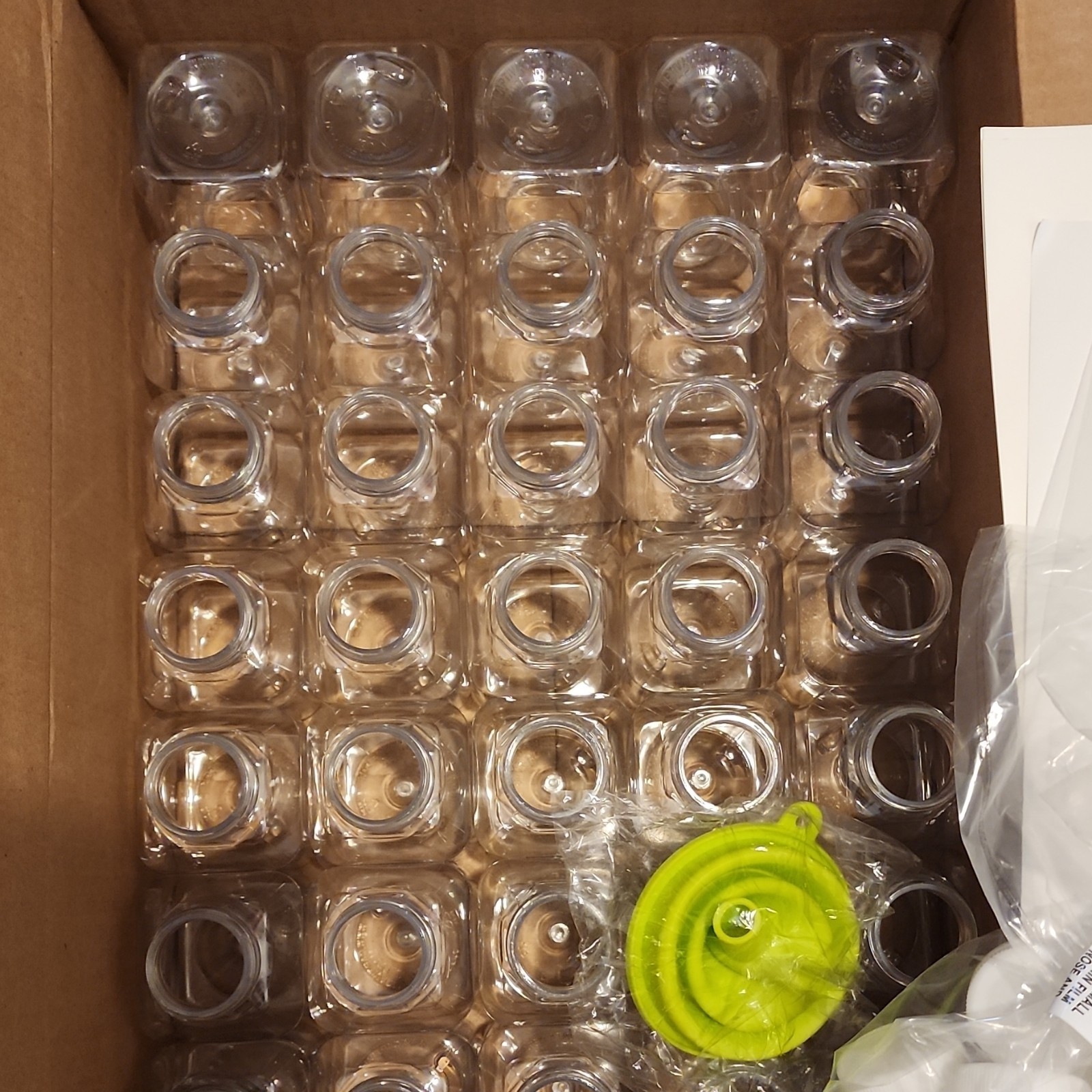 Upper Midland Products Clear Bottles Set w/ White Caps & Labels for Lab Use