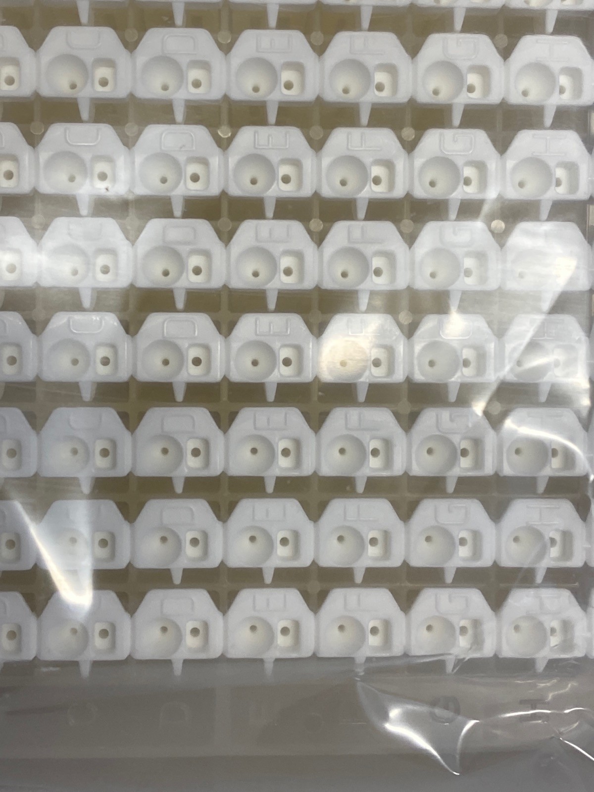 THERMO PIERCE 96-Well Microdialysis Plate w/ Strips 3.5K MWCO 88262