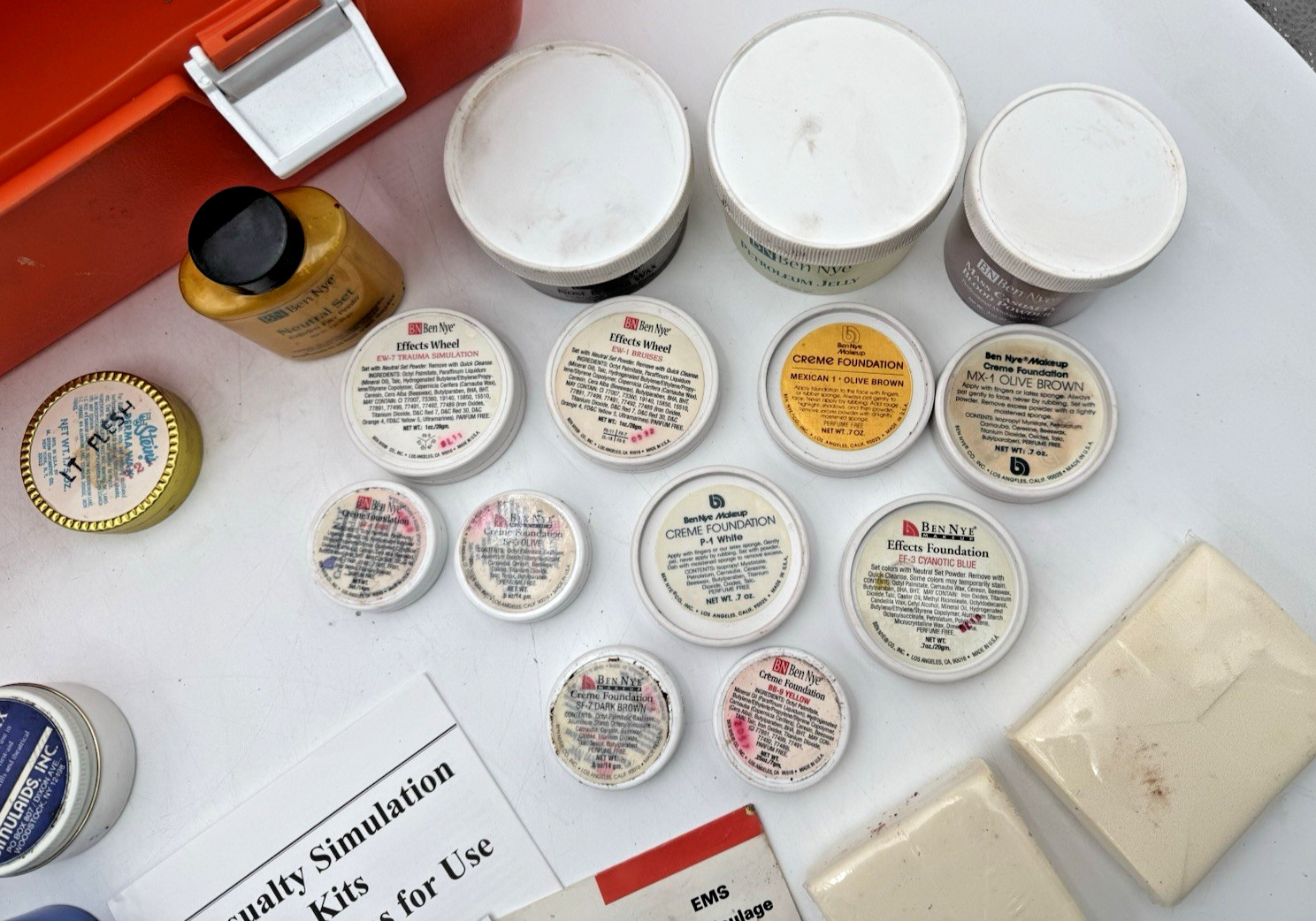 FLAMBEAU PM2072 MEDICAL BOX W/ SIMULAIDS & BEN NYE CASUALTY SIMULATION MAKE-UP