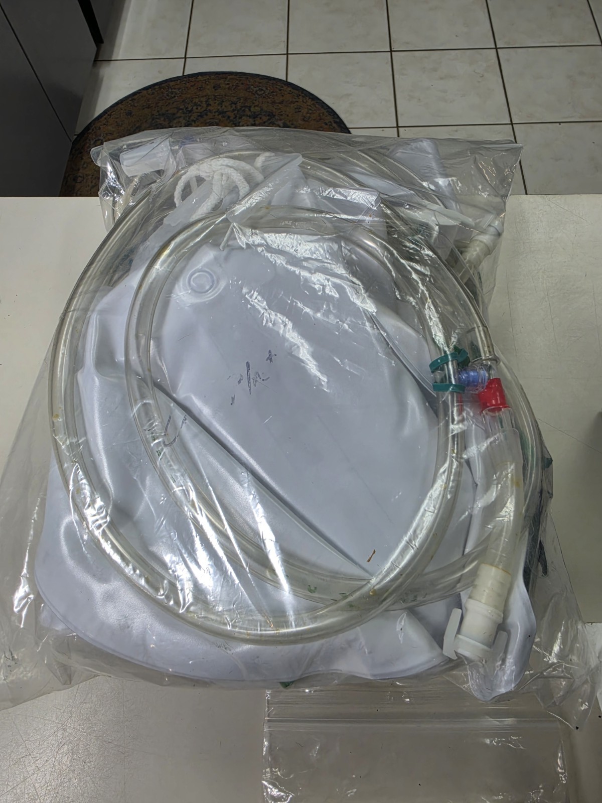 eakin Cohesive colonoscopy Seal Kit with Tubing and Drainage Bags for Internal