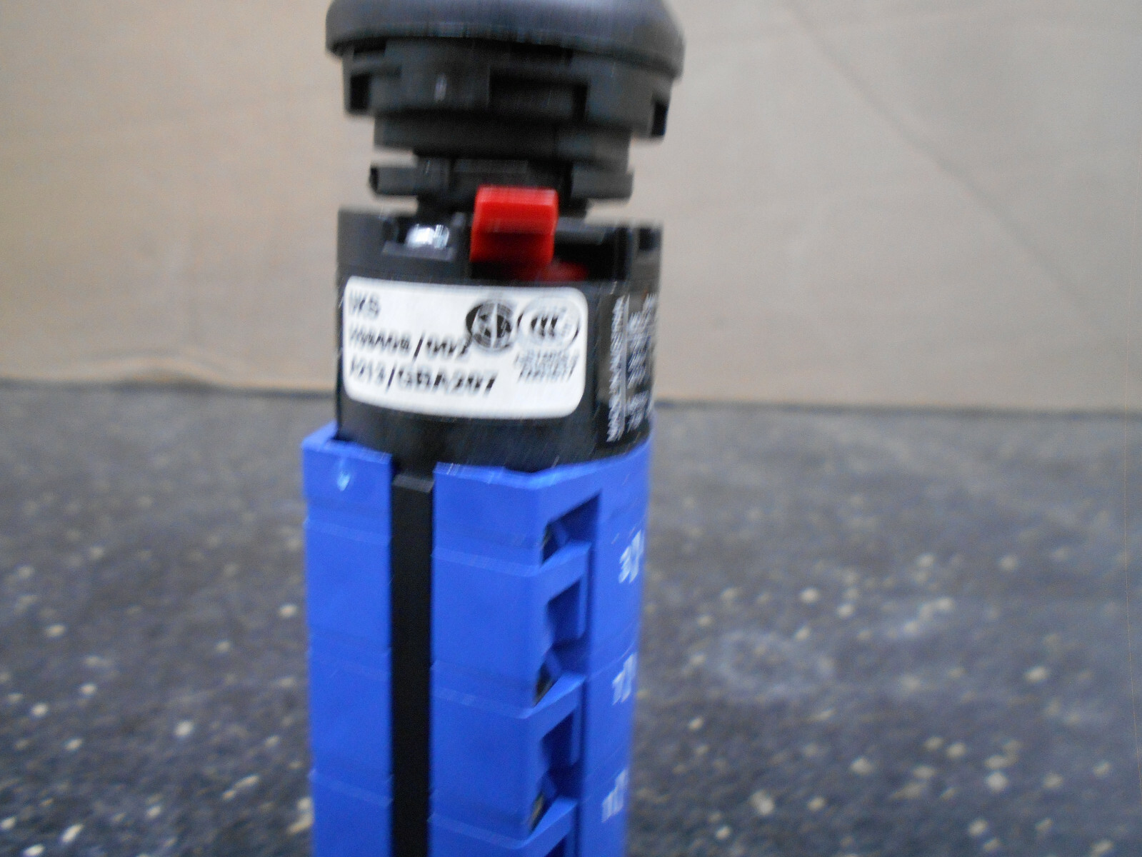 KRAUS & NAIMER CG4 AC1 10A 400VAC A213 3 POSITION SWITCH