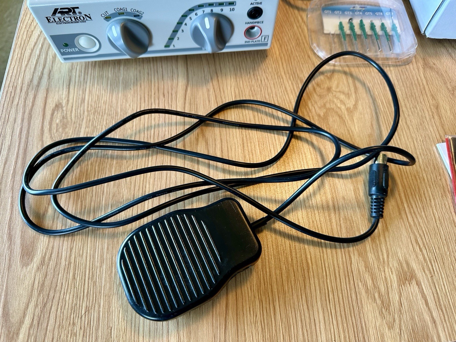 Bonart ART-E1 Dental Unit 110v foot switch, hand piece, grounding plate, etc