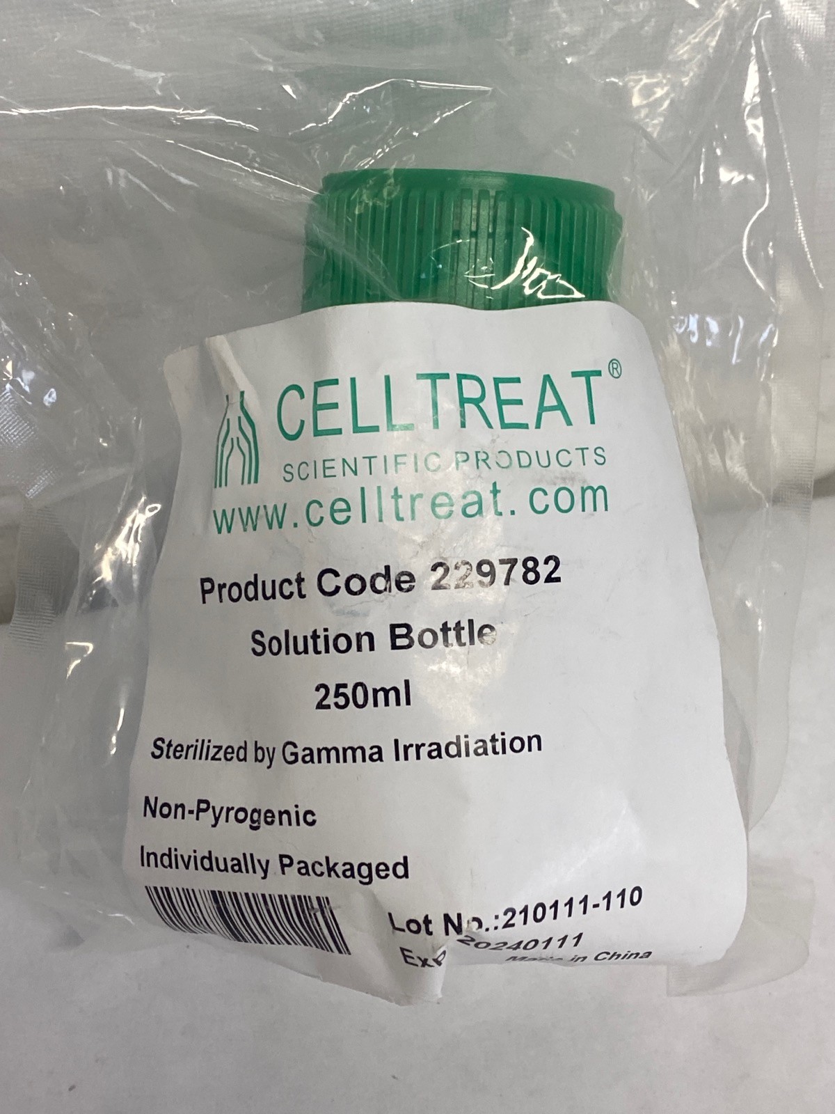 CELLTREAT 250mL Polystyrene Graduated Solution Bottle 229782
