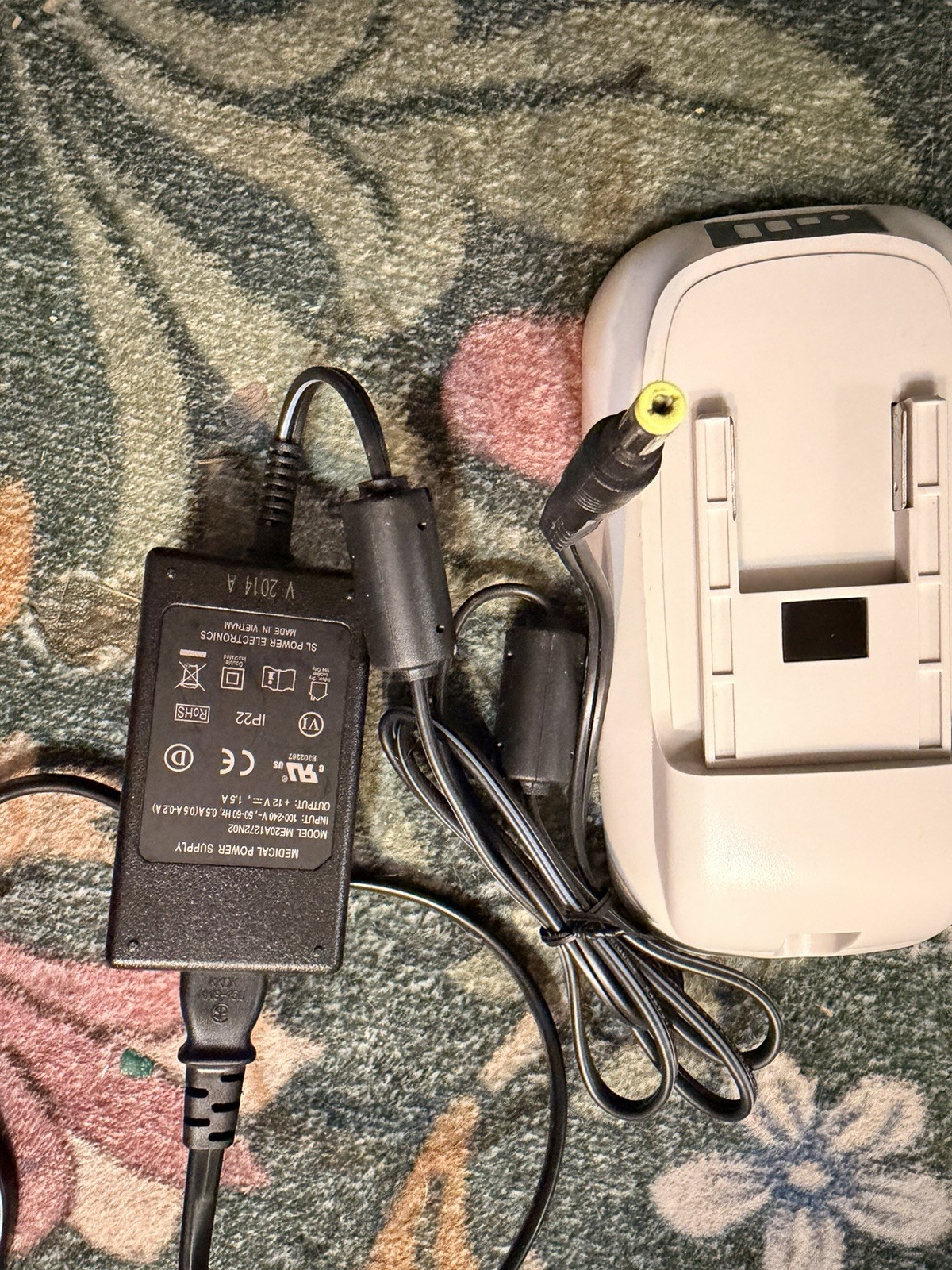 KAVO NOMAD Pro 2 Portable Battery Charging Cradle With AC adapter White
