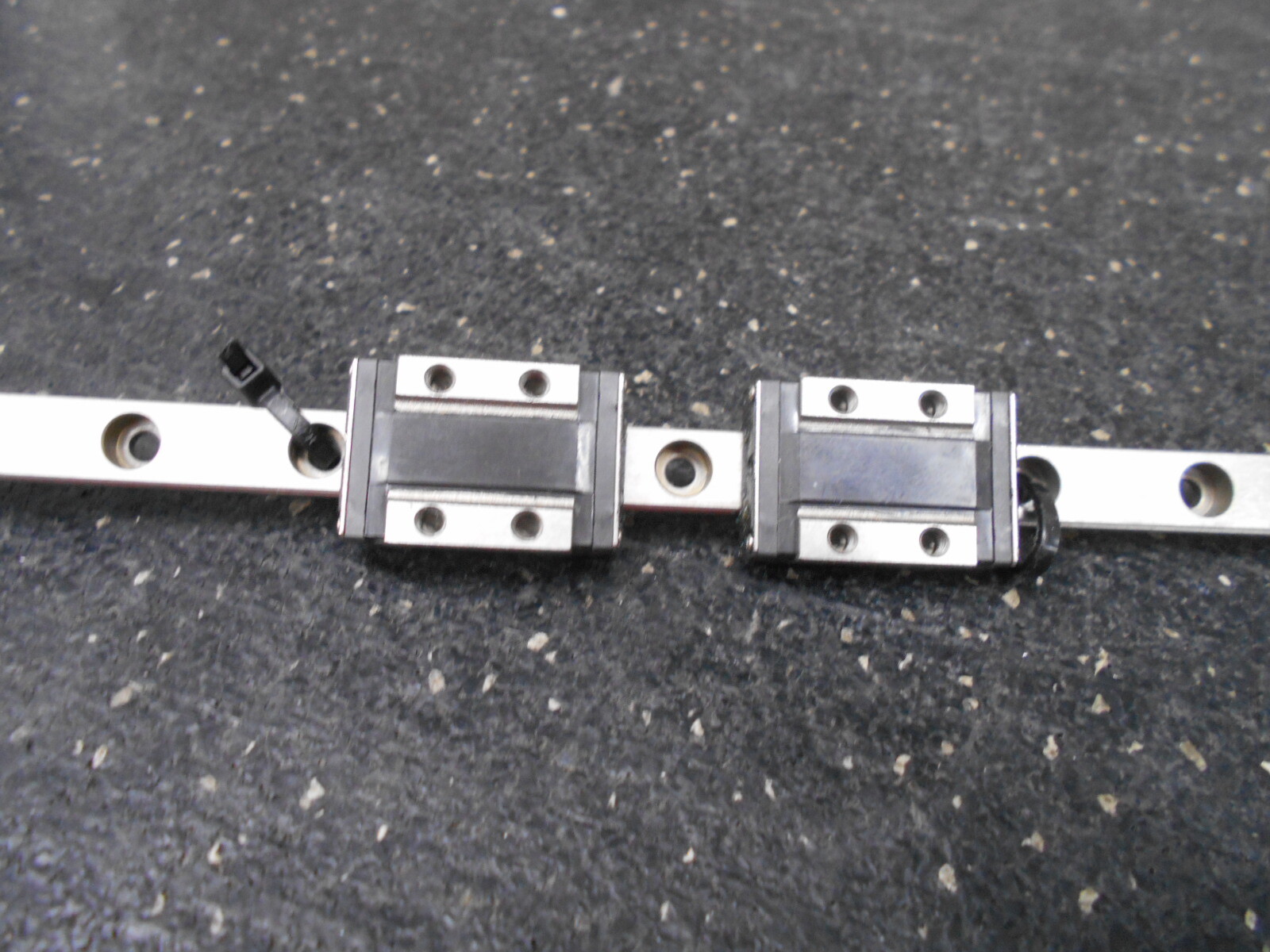 TWO 30mm x 20mm x 8mm CARRIAGES ON 13-3/4″ LONG LINEAR SLIDE RAIL