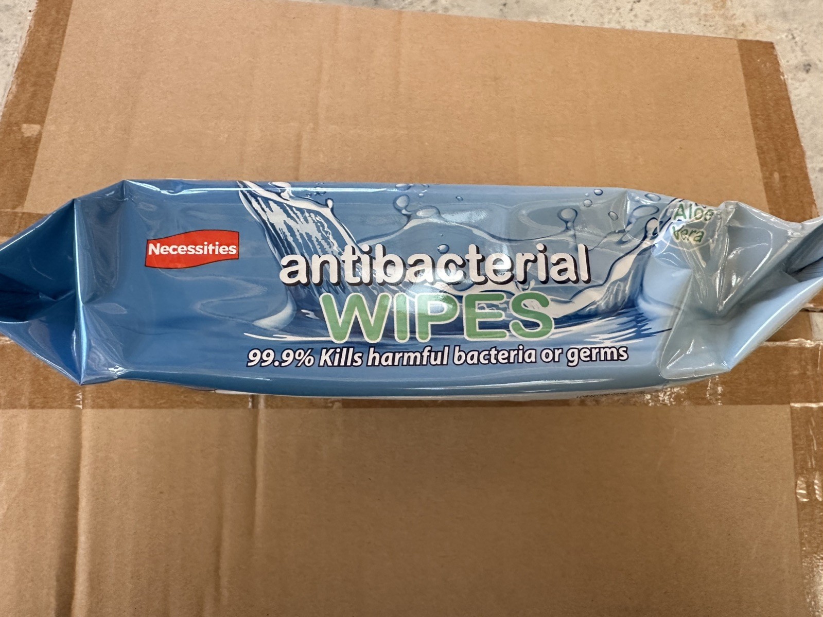 Antibacterial Wipes 80 wipes per pack. 24 pack per box. Expired 07/2022