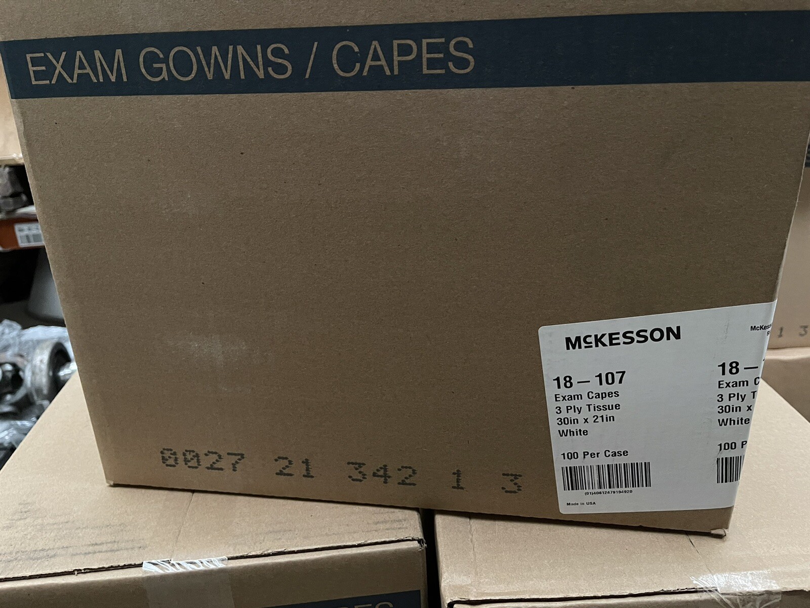McKesson Exam Cape Front/Back Opening, White, 21″x30″, CS/100, #18-107