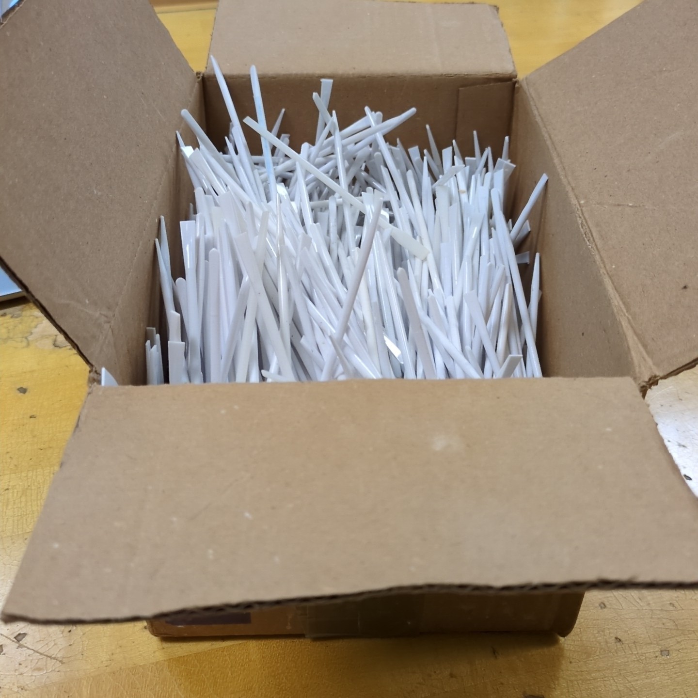 Lot of Dental Mixing Spatula Mixing Knife Plastic Cement Powder HUNDREDS