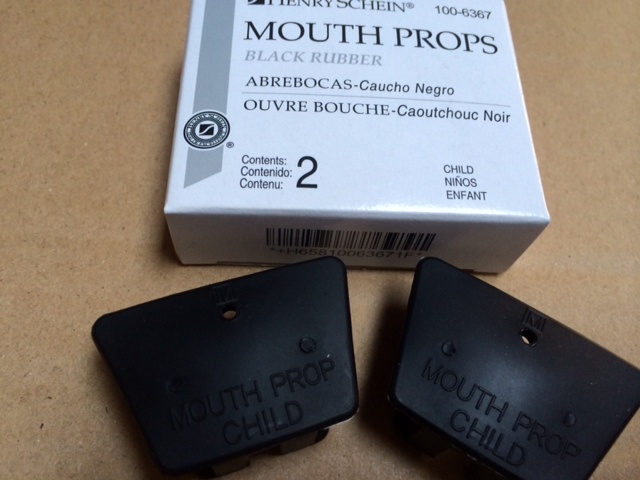 DENTAL MOUTH PROP BLACK RUBBER CHILD MEDIUM , LATEX FREE TWO IN A BOX TEN BOXS