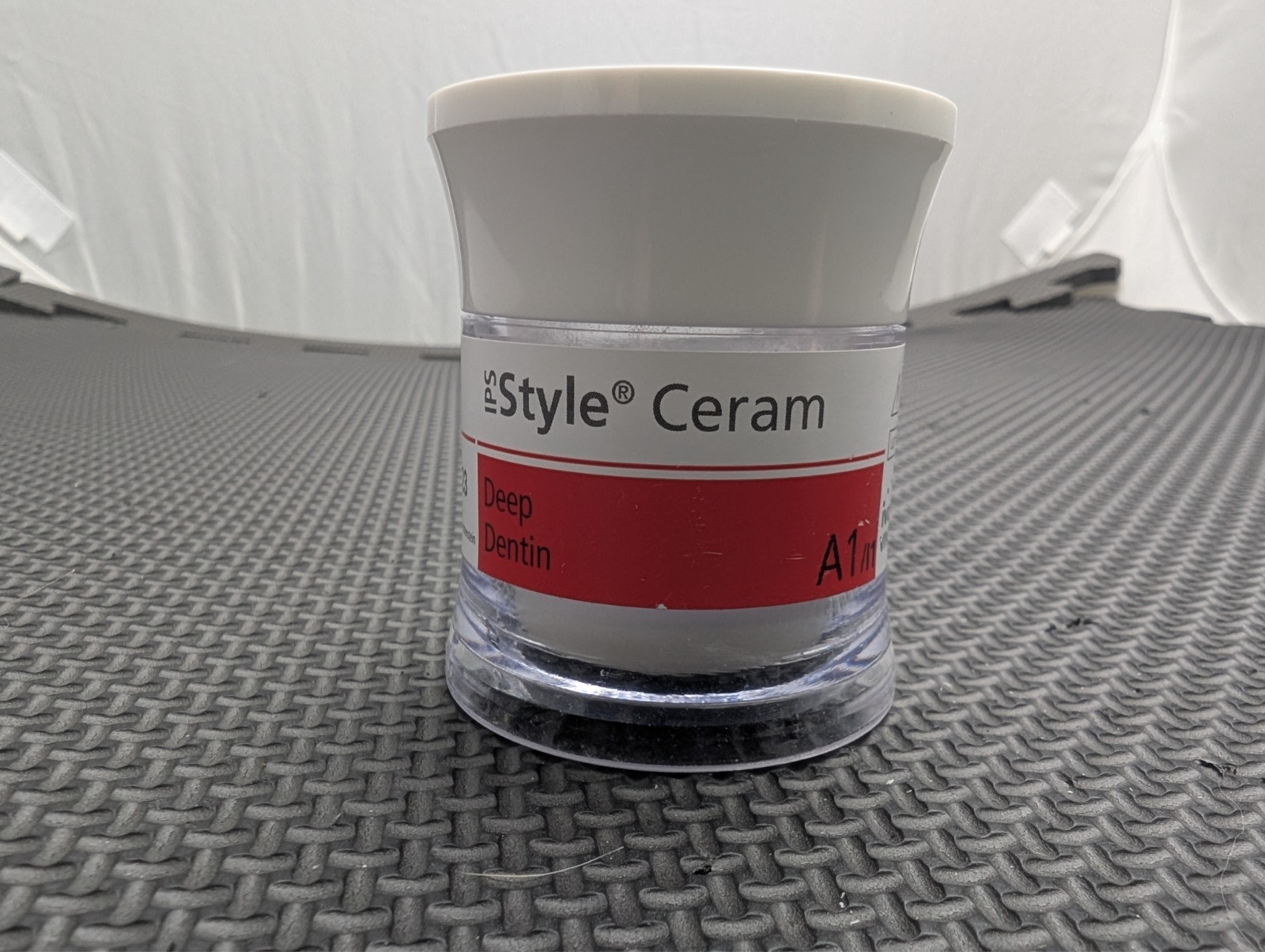Ivoclar IPS Style Ceram Deep Dentin A1/I1 – Used