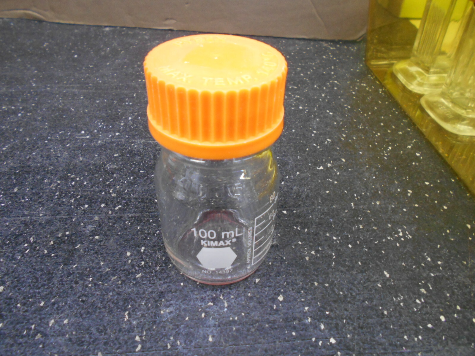 KIMBLE KIMAX 14397 100mL GLASS MEDIA STORAGE BOTTLE W/O POURING RING