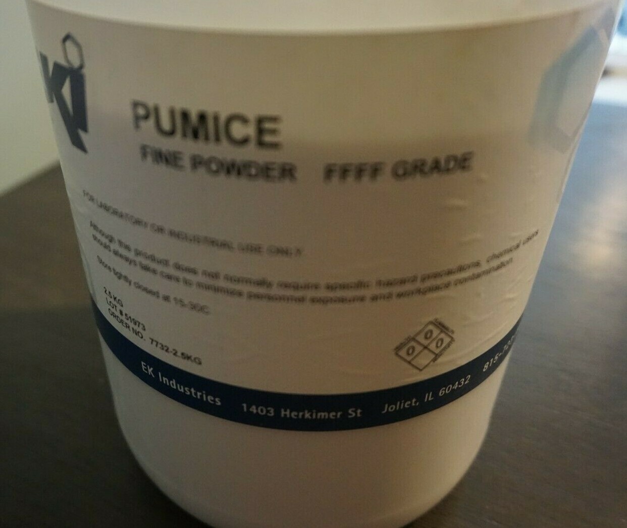 1 gallon container EKI Pumice Powder FFFF Grit 2.5 kg (5lbs)