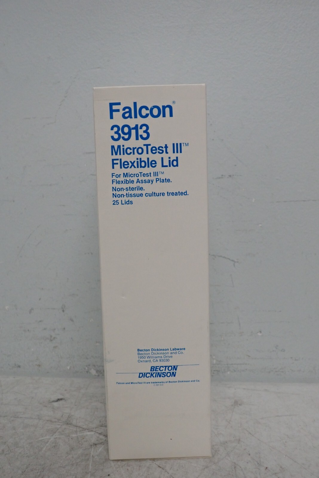 Becton Dickinson Falcon 3913 MicroTest III Flexible Lid