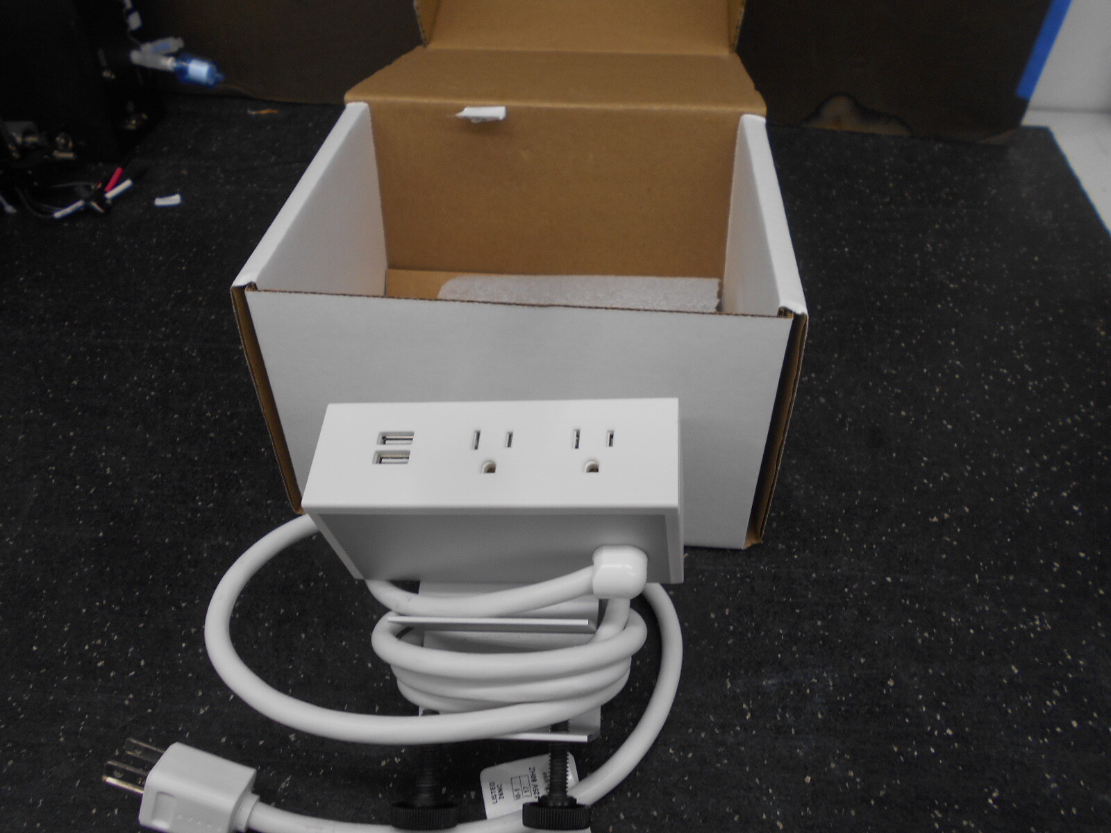 CREATIVE OFFICE PAVILION BE0431521AAZ22072 15A 125V 60Hz POWER UNIT FOR TABLE #2