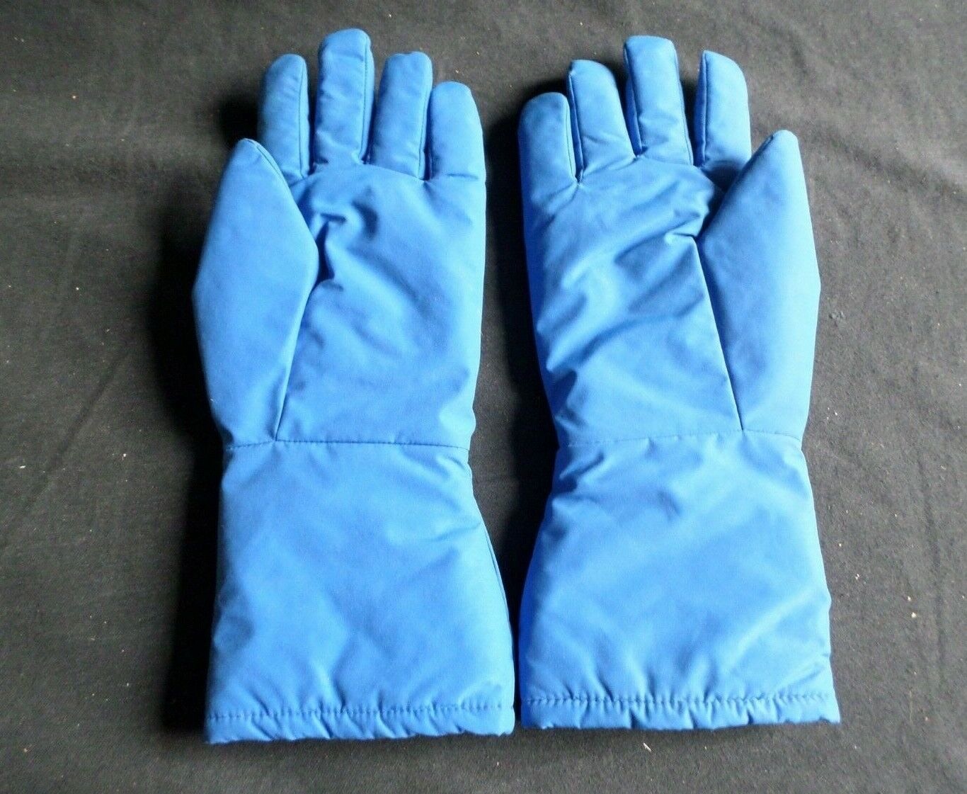 Tempshield Blue Cryo Glove Set, 13 1/2″ Mid-Arm Size Medium MAM 11-394-305