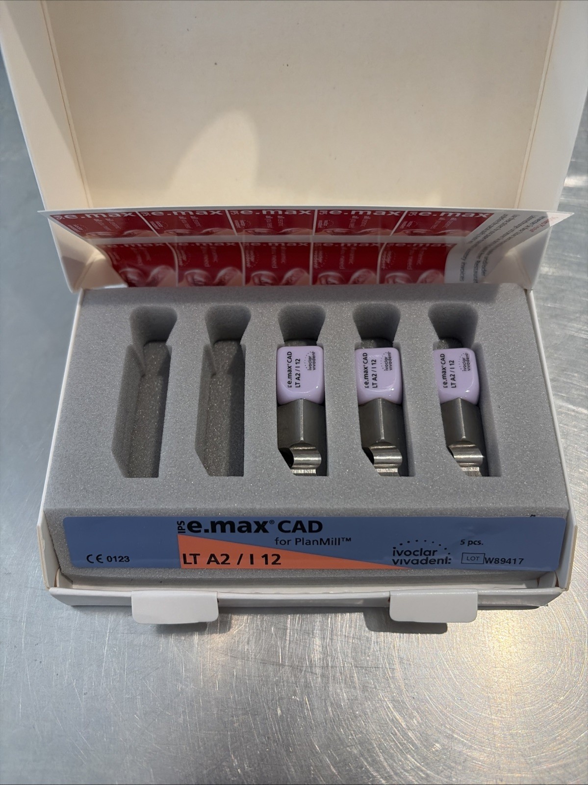 Ivoclar vivadent IPS E.max LT A2/| 12 . 3pcs