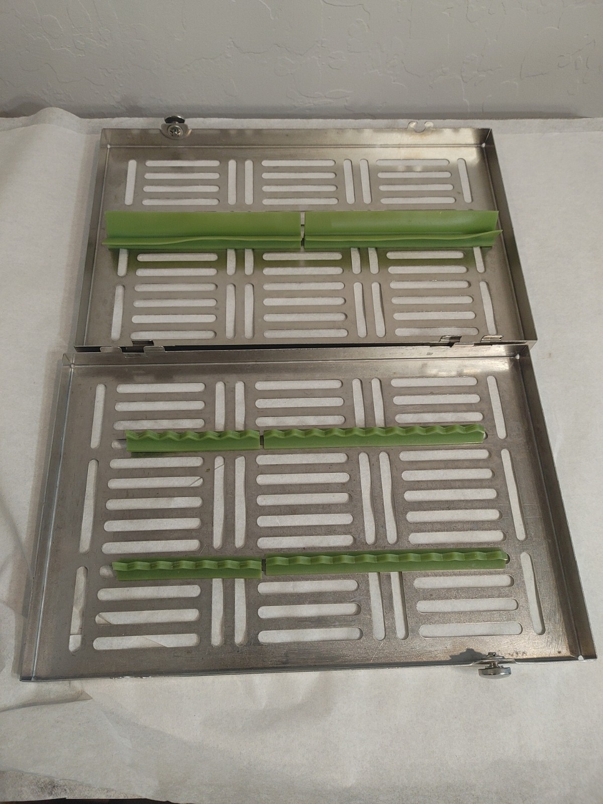 Henry Schein Instrument Cassette Green 11.3 x 7.1 x 1.3 Model Number 112-5303