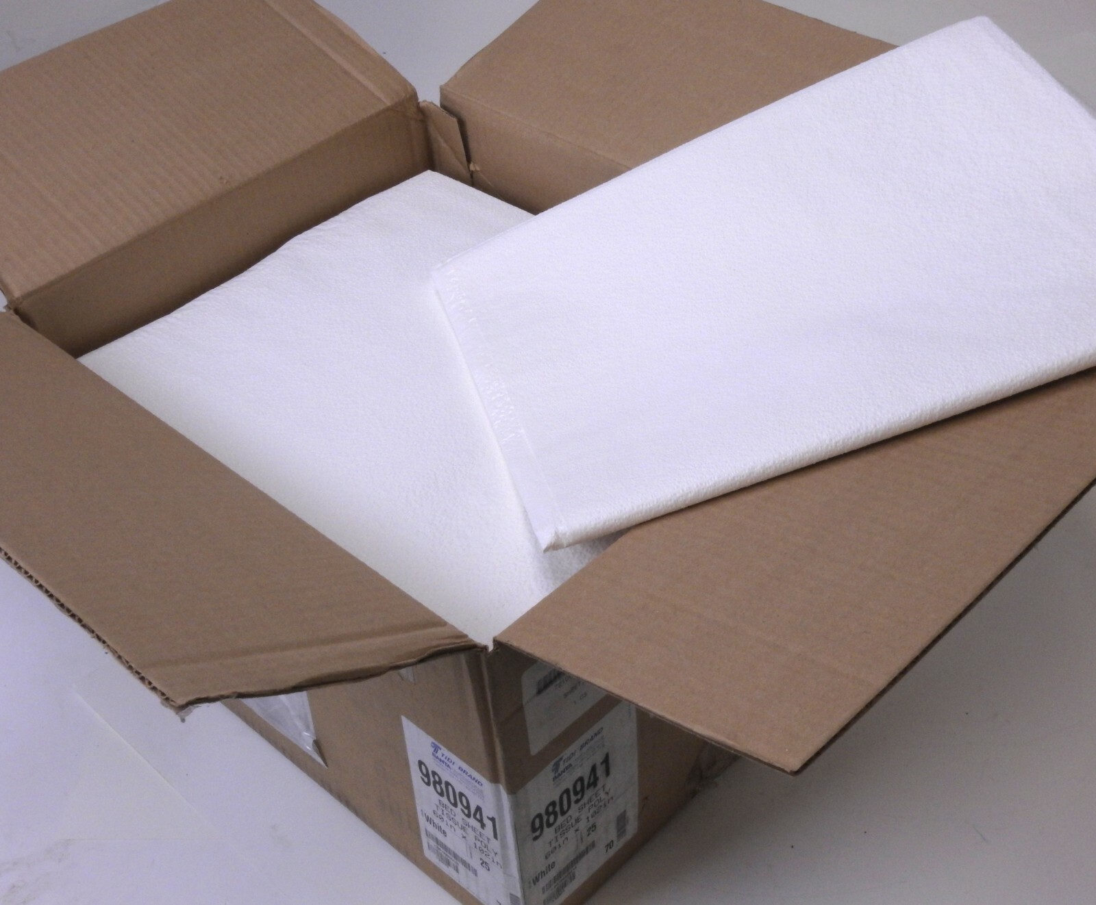 Box of 25 Tidi Brand 980941 White Tissued Bed Sheets 60″ x 102″