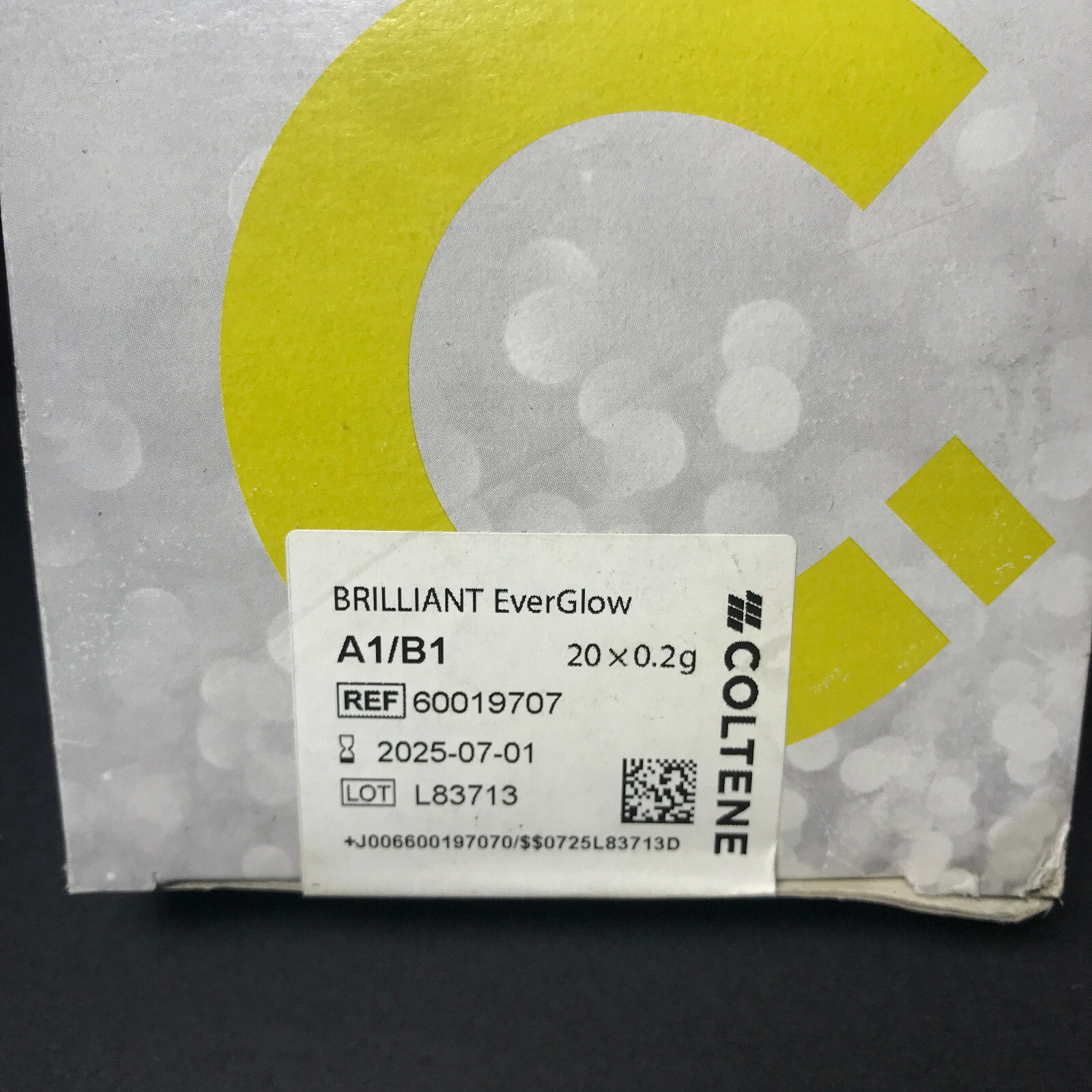 Coltene Brilliant EverGlow A1/B1 20 x 0.2g Exp.2025 Damaged Box