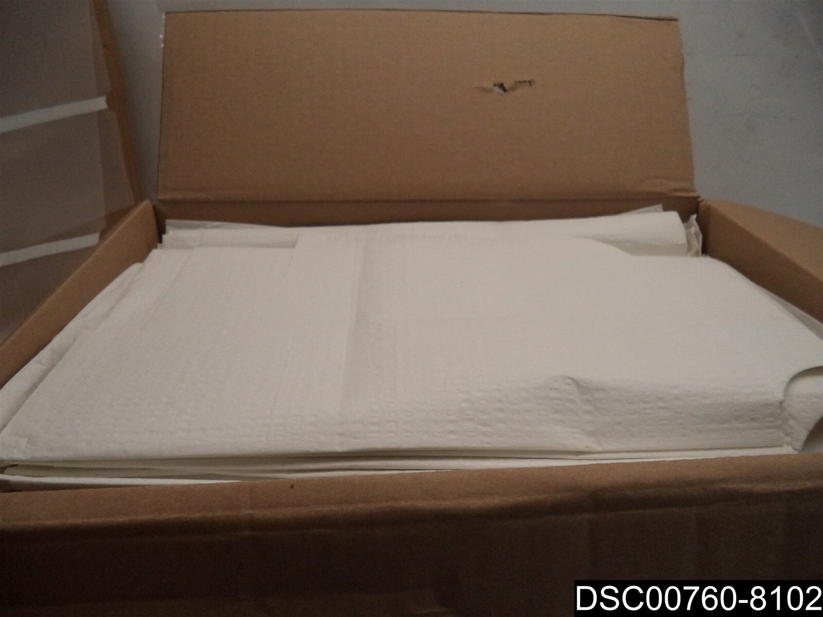 Qty= 100: Tidi Products LLC 910415 Cape White T/P/T 30×21