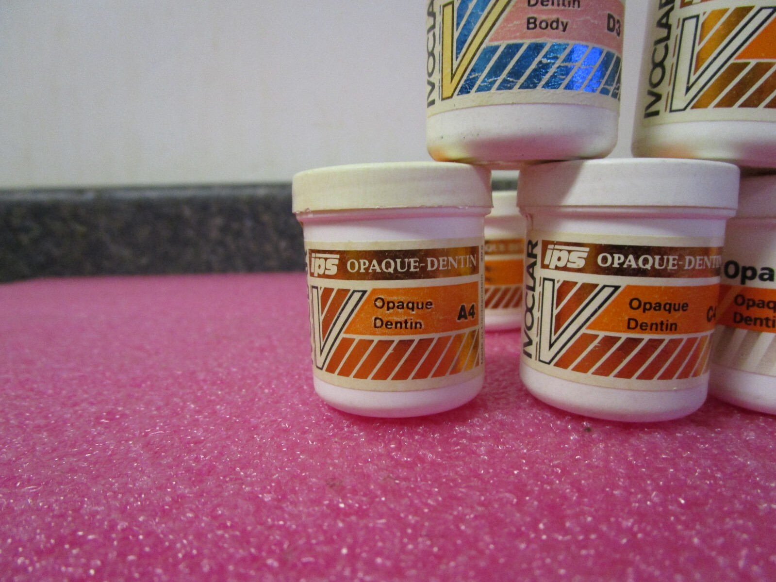 Qty (16) Ivoclar IPS Opaque Dentin Body – READ