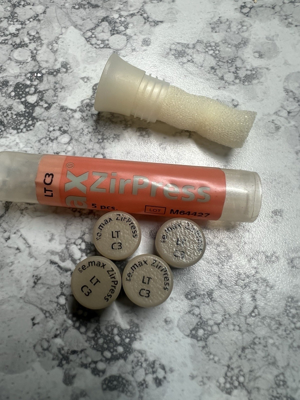 Emax Zirpress LT A2 4 New Ingots Ivoclar