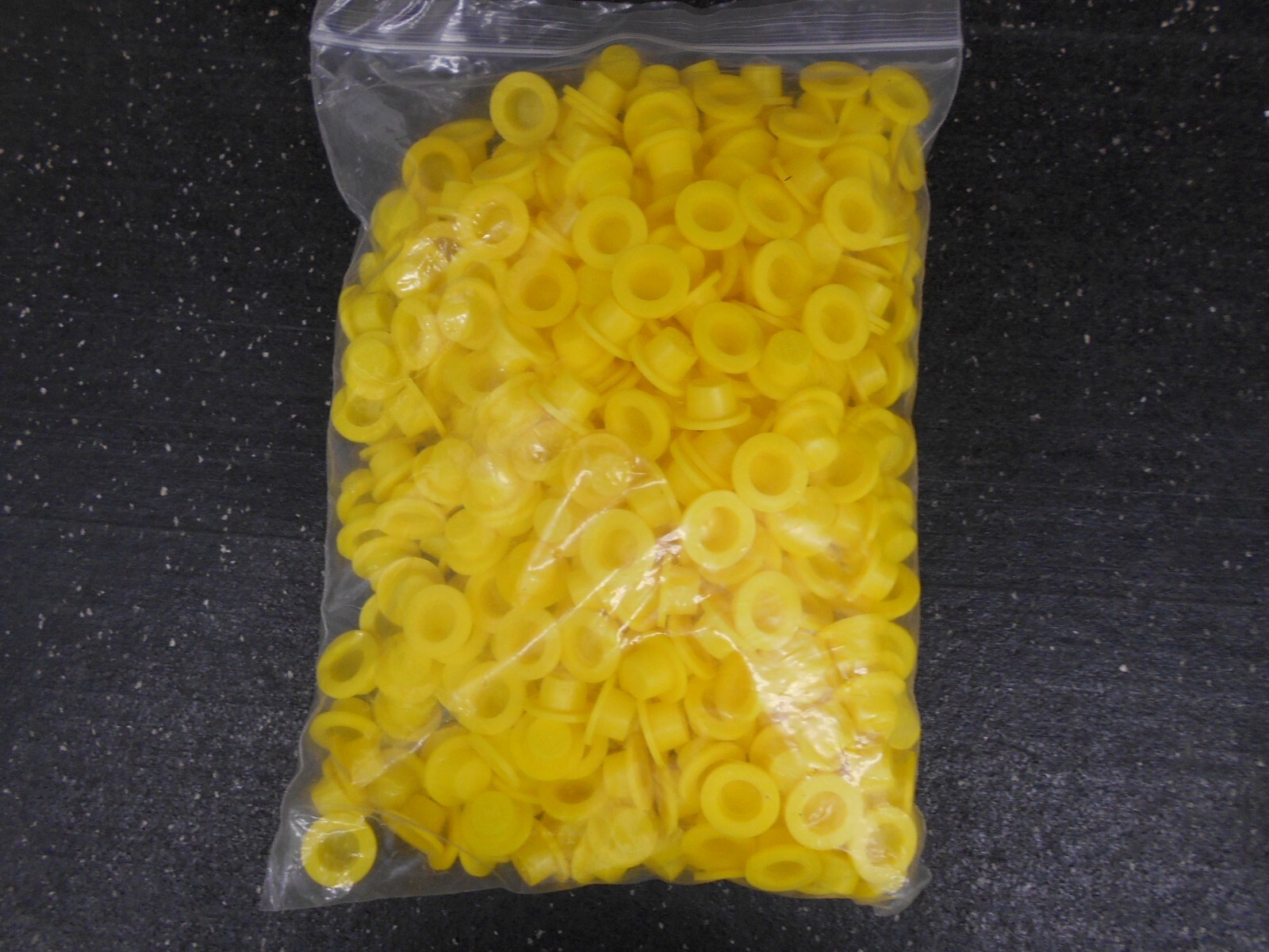CHEMGLASS 14/20-14/35 POLY STOPPERS CG 3021 01 LOT OF 421