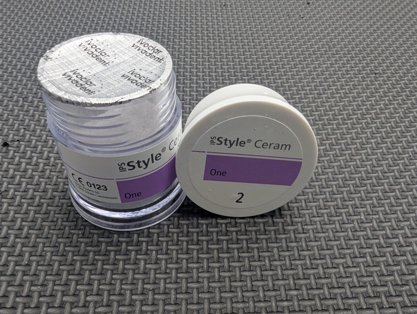 IPS Style Ceram One 2