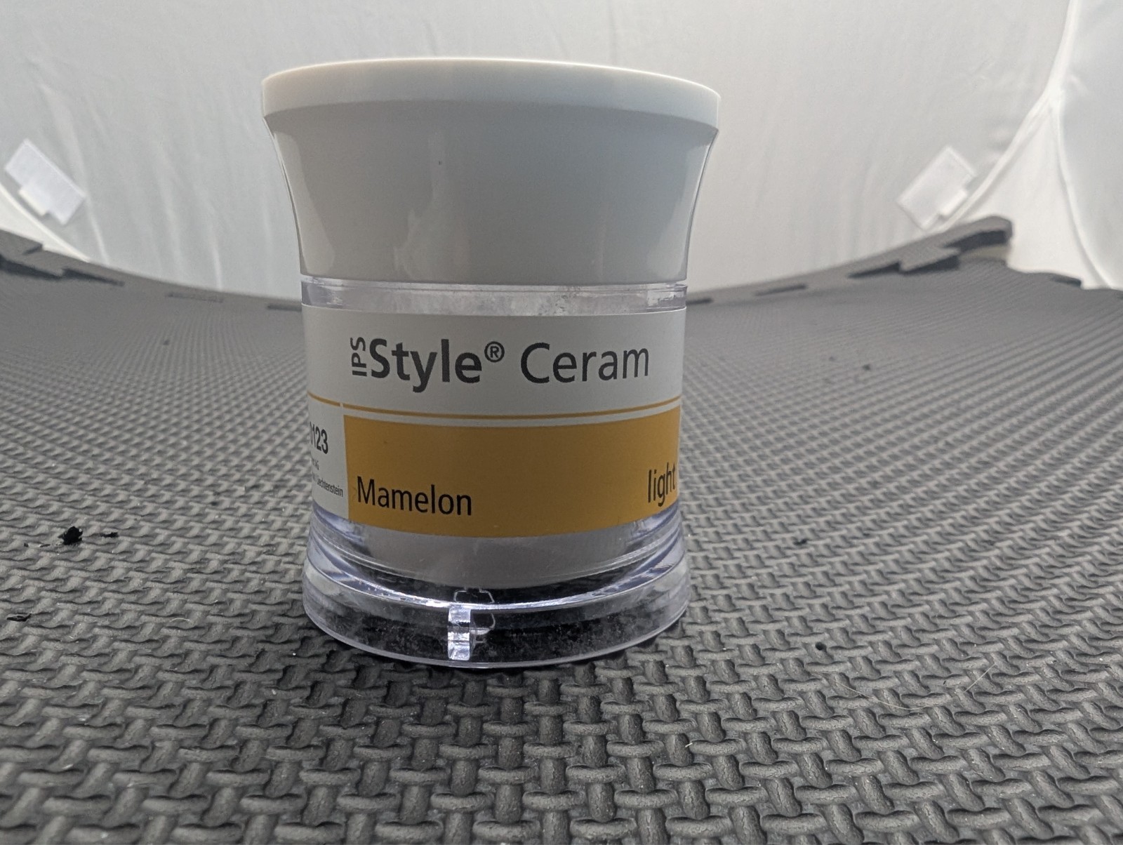 IPS Style Ceram Mamelon light – used