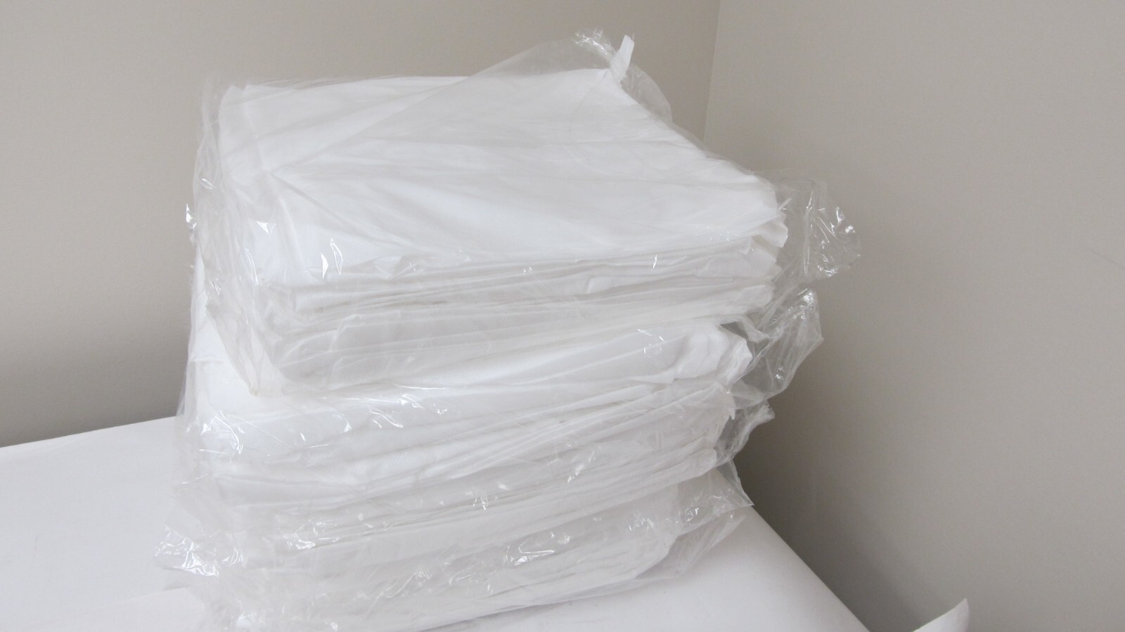 50 Precept Poly-Coated Fluid Resistant Gown, Knit Cuff, XL White, 5040