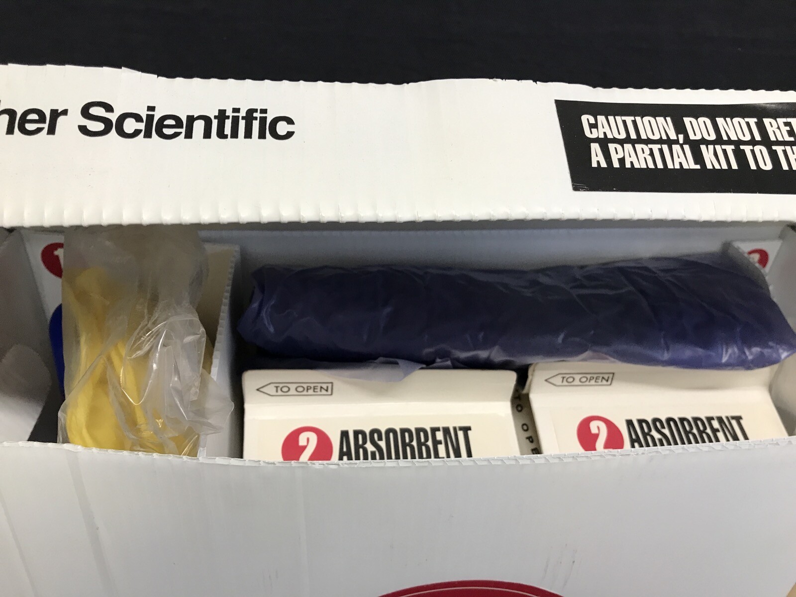 FISHER SCIENTIFIC Emergency Solvent Spill Cleanup Kit Up To 4L 18-061B
