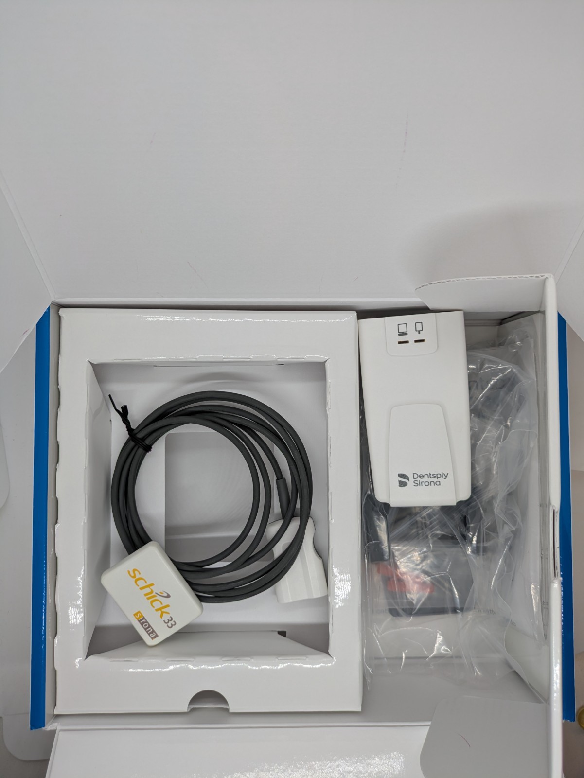 Schick 33 size 2 Sensor – 3.0 Kit -Excellent Condition with Remote Interface Hub