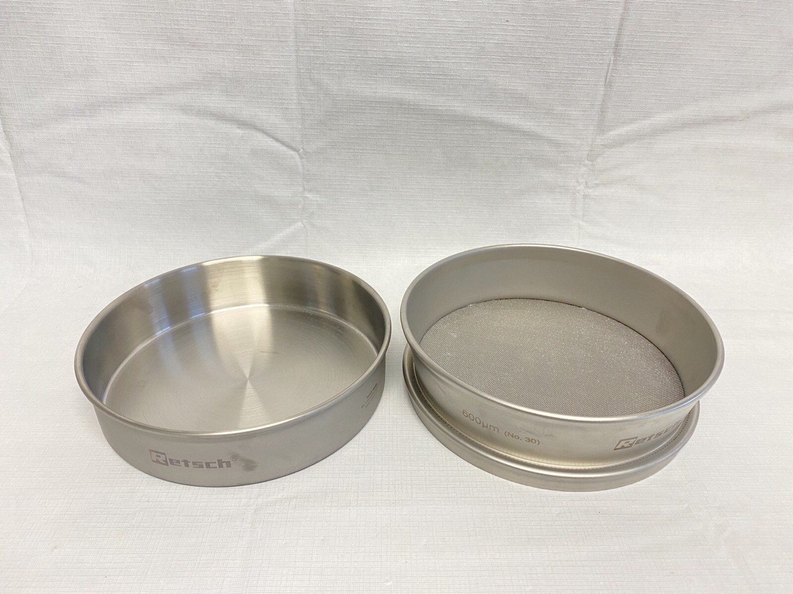 RETSCH 8”D Stainless Steel No. 30 Full Height Test Sieve 600um & Collecting Pan