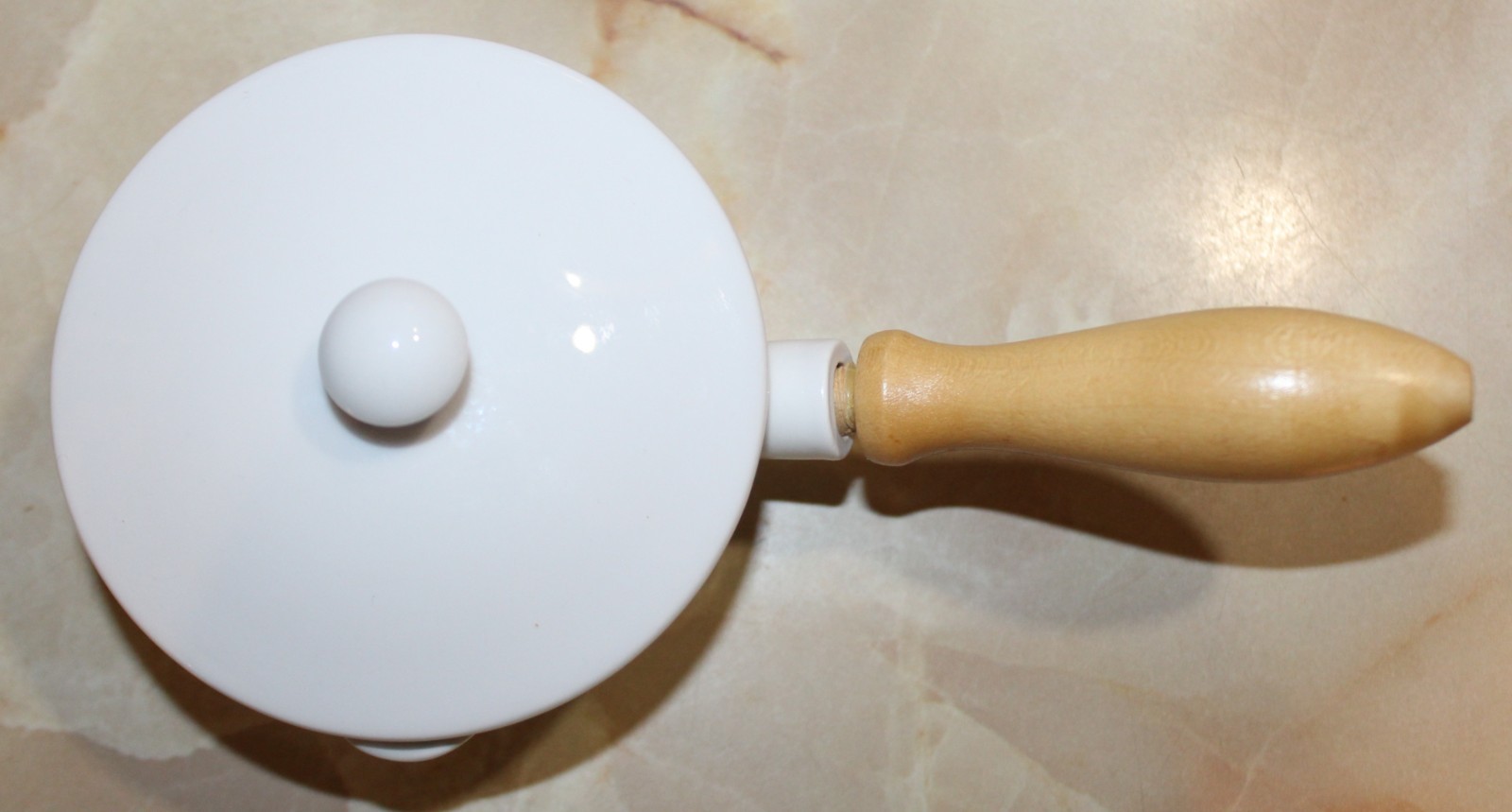 Vtg? Porcelain Pickle Pan 4 oz Dental or Jewelry Pickling Pan w/ Wooden Handle