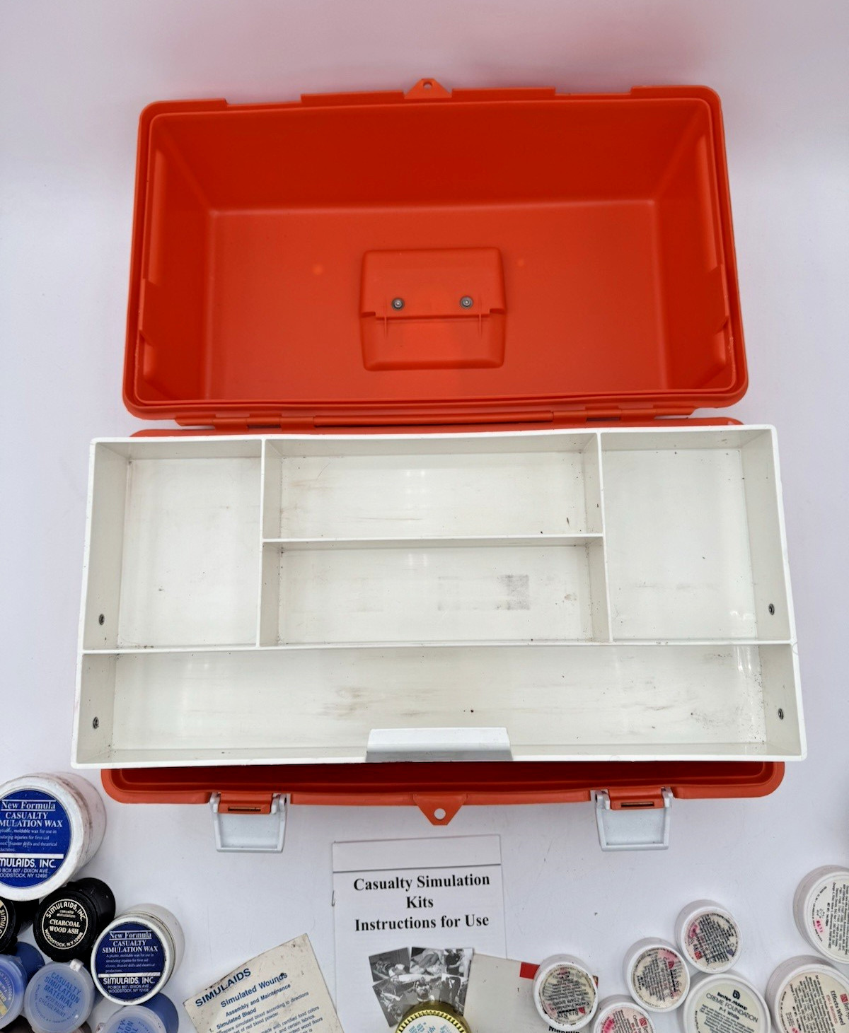 FLAMBEAU PM2072 MEDICAL BOX W/ SIMULAIDS & BEN NYE CASUALTY SIMULATION MAKE-UP
