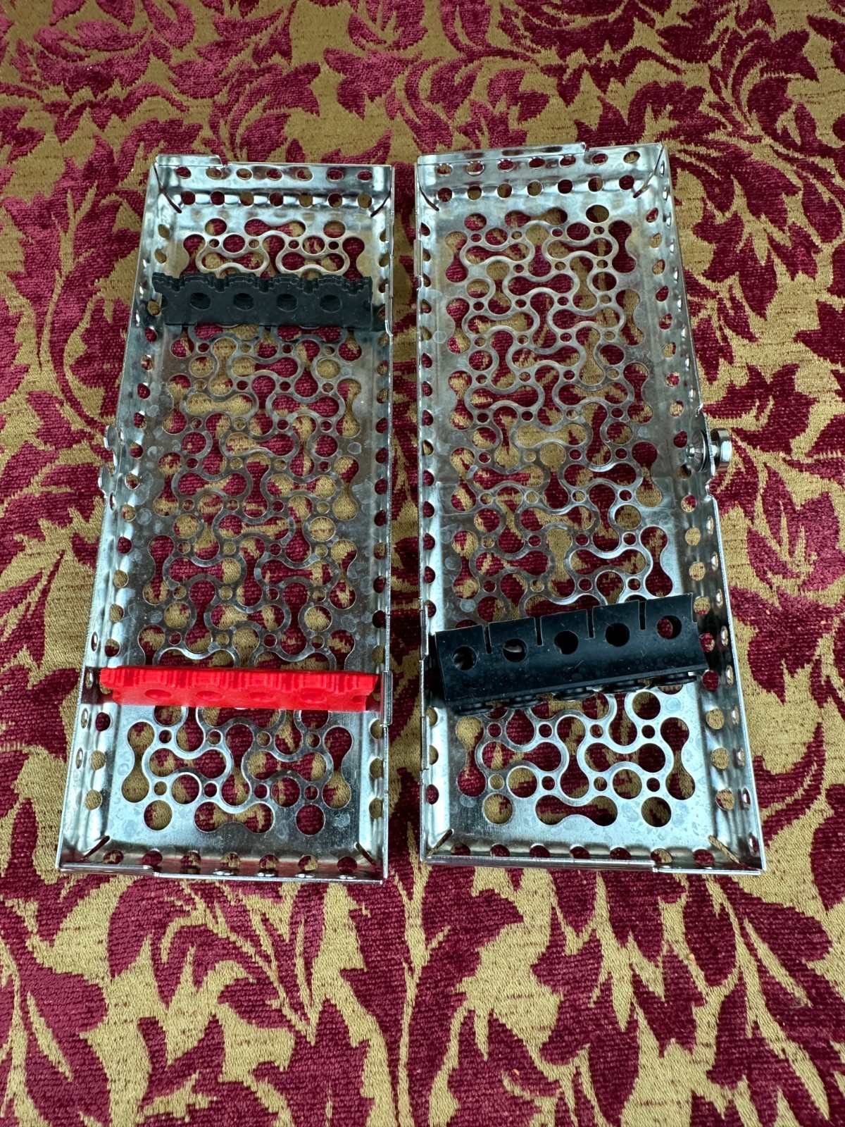 Hu-Friedy IMS Infinity Series Cassette Holds 5-instruments Red Black
