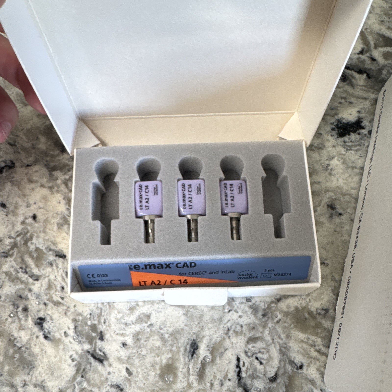 DenMat Lab Dental Lab CAD/CAM Blocks Kit, VITABLOCS 3D-MASTER Guide LT A2/C14