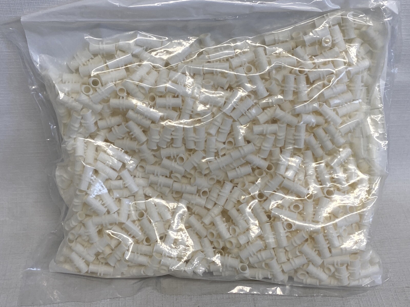 (1000) NORDSON VALUE PLASTICS Nylon Female Luer Lug Style Coupler White FTLC-1