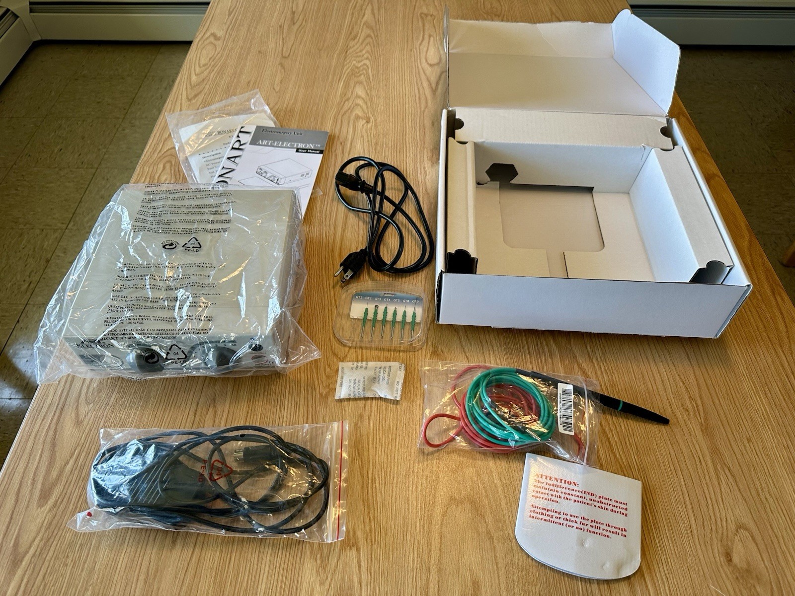 Bonart ART-E1 Dental Unit 110v foot switch, hand piece, grounding plate, etc