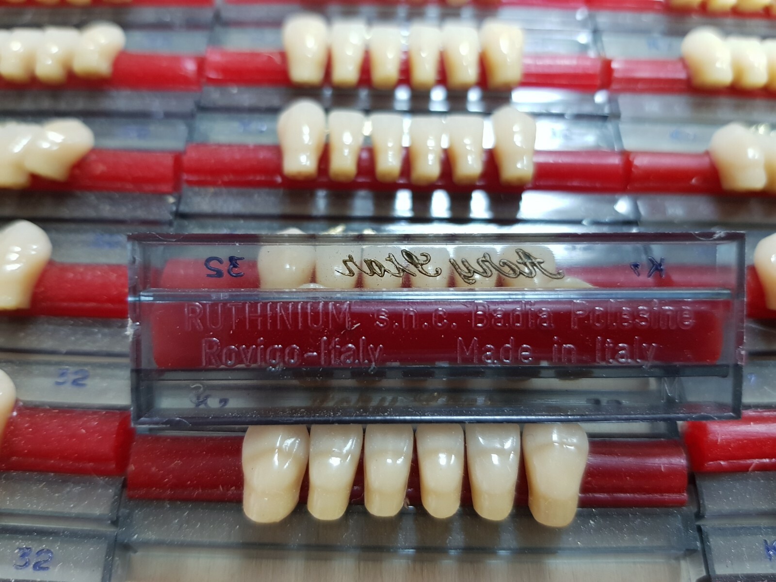 Dental Acrylic teeth 112 cards of 6 Acry Star Italy made Original shade 32