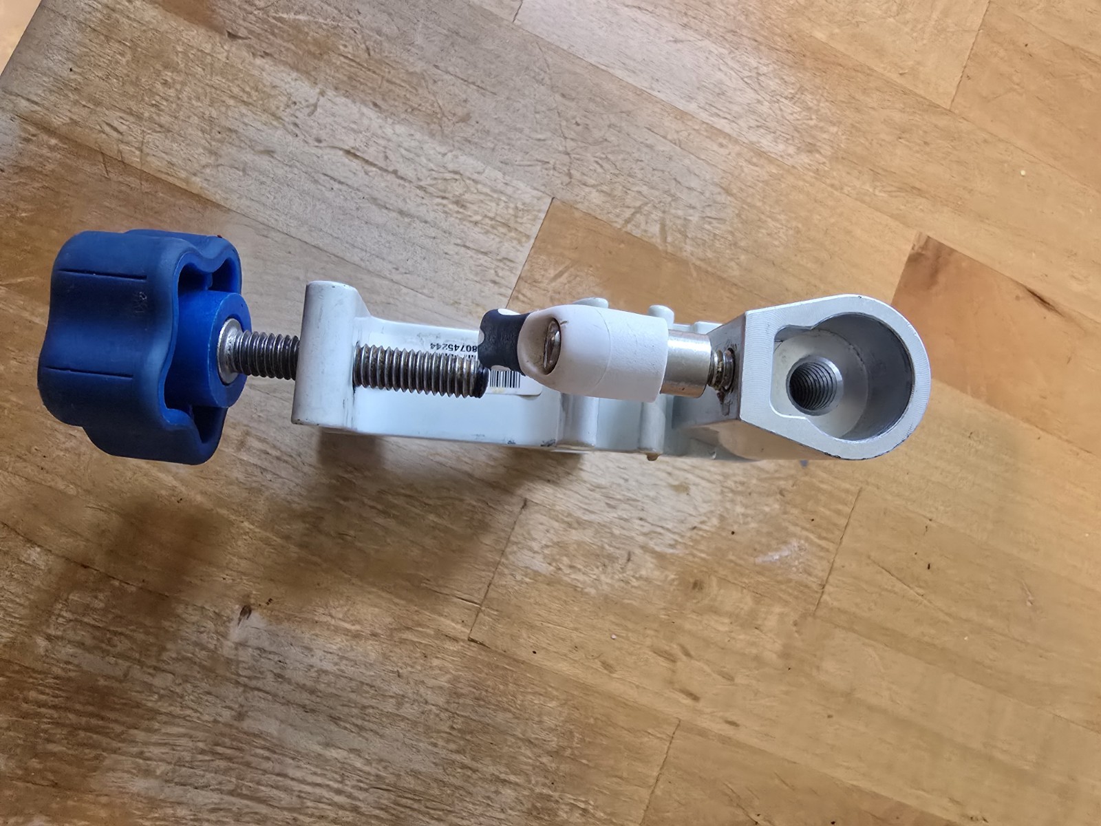 Covidien Kangaroo Joey Pump Pole Clamp USED Free Shipping