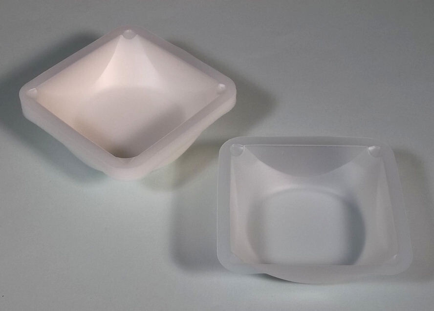 Lot (35) Medium Polystyrene 3.5″ by 3.5″ Weigh Dish or Boat